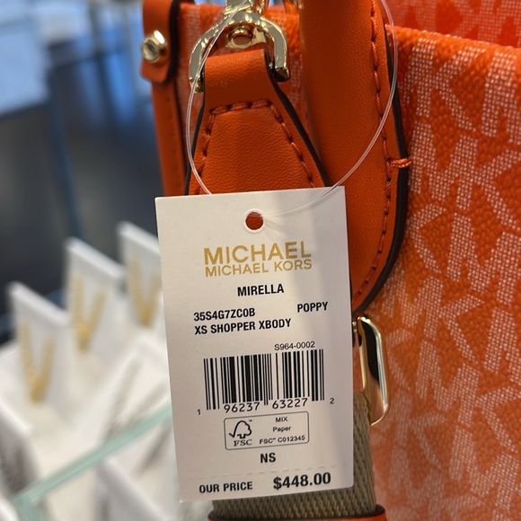 Michael Kors Mirella Extra-Small Ombré Logo Crossbody XBODY Shopper Bag
Poppy - Picture 10 of 16